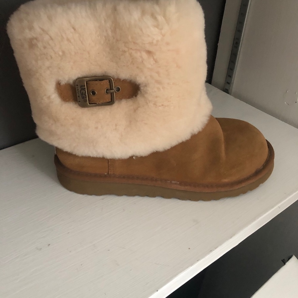 UGGs - Picture 3 of 8